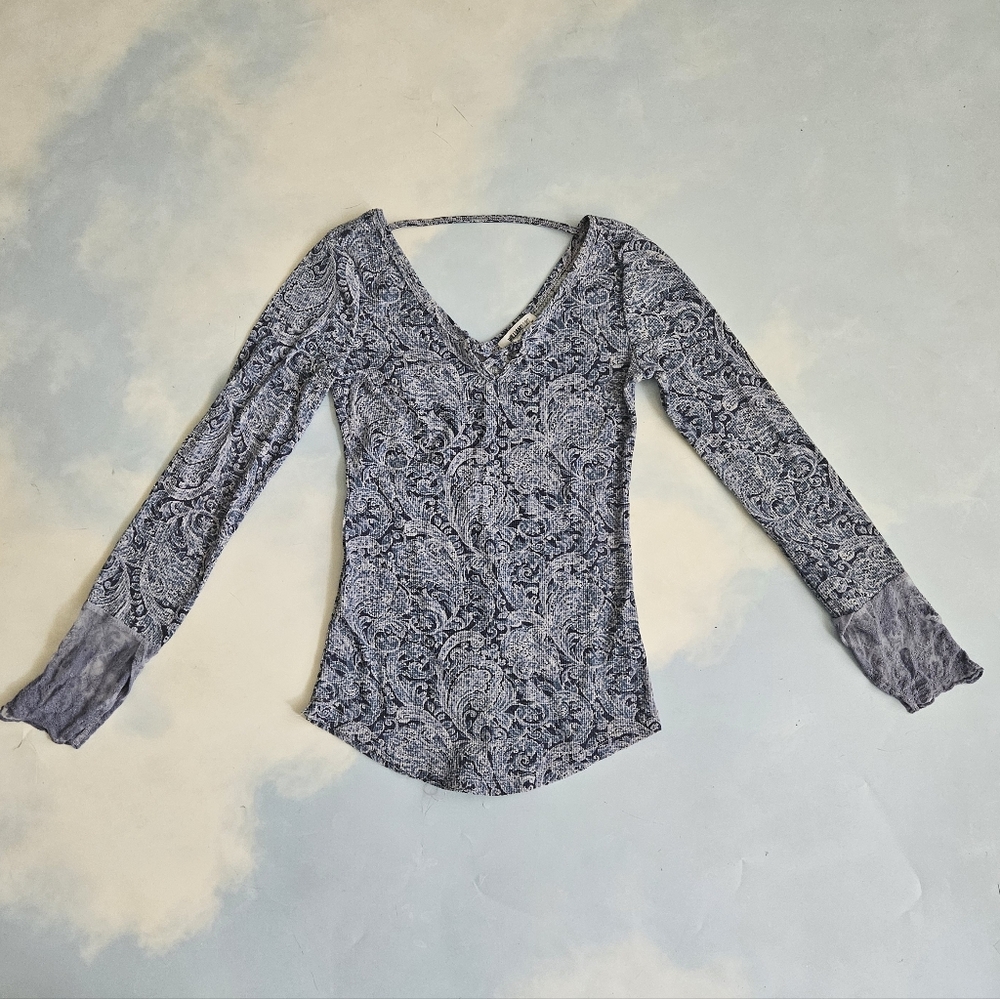 Women's Blue Paisley V-Neck Top